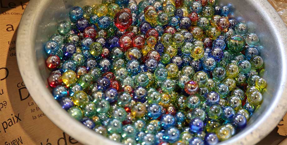 Keep all your (income and expense) marbles in one, organised basket with Debitoor accounting & invoicing software